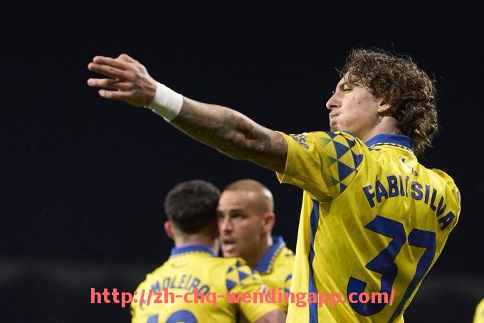 问鼎娱乐官网-上海相关CBA球队完整名单及发展背景解析